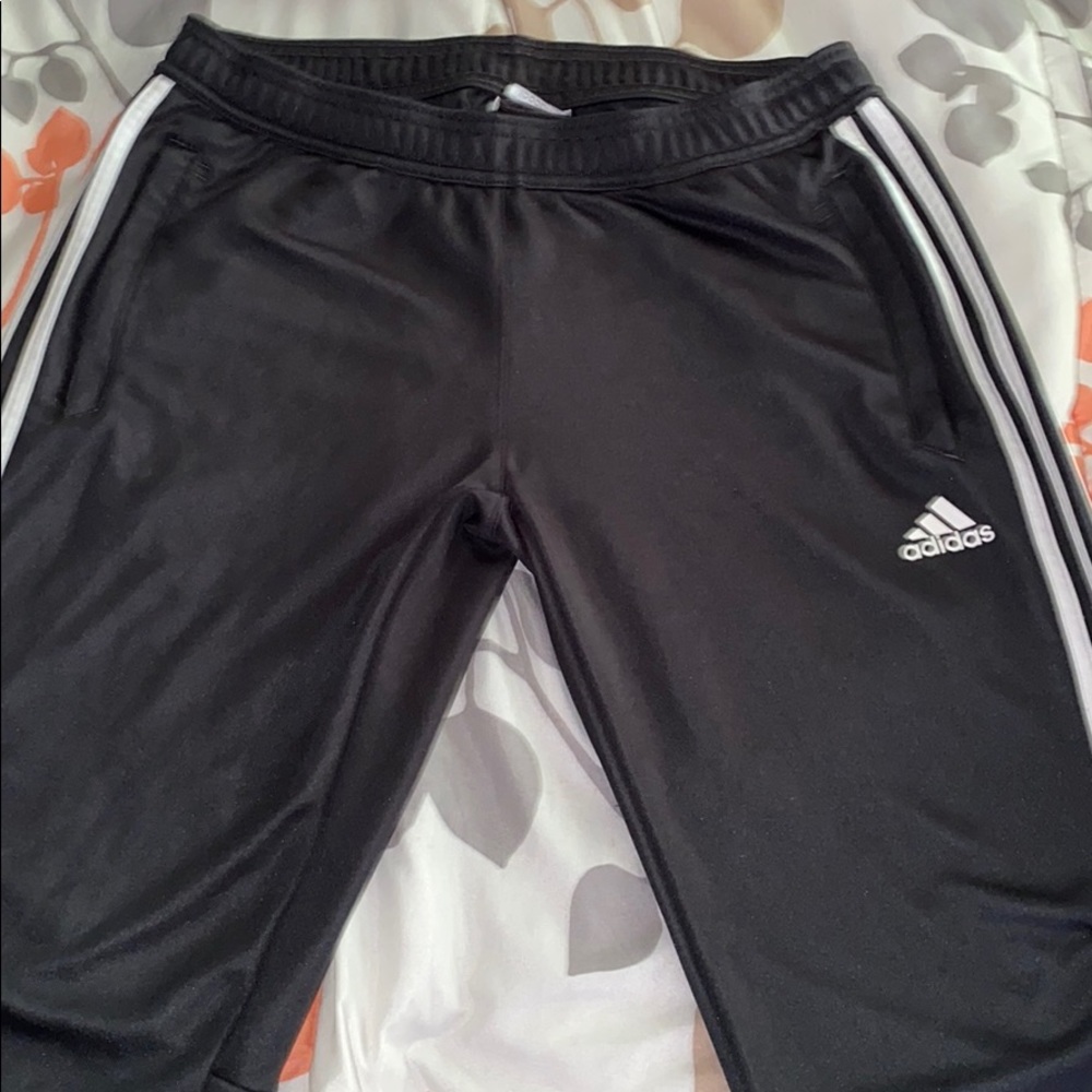 Adidas Trio sweatpants (men’s medium)